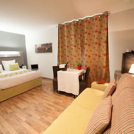 Hotel The Originals City, Les Domes, Sud Saleilles