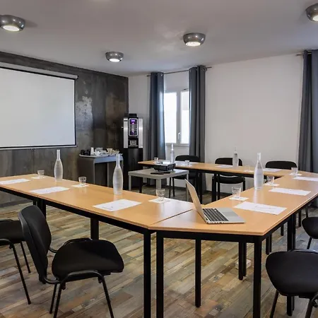The Originals City, Les Domes, Sud Saleilles ホテル 3*