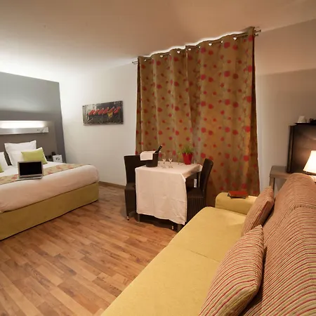 ホテル The Originals City, Les Domes, Sud Saleilles 3*