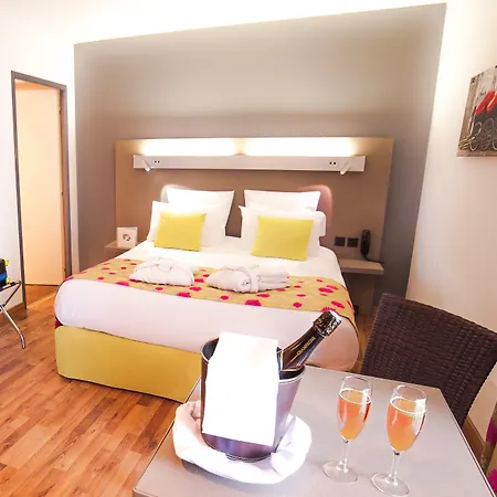 ホテル The Originals City, Les Domes, Sud Saleilles 3*