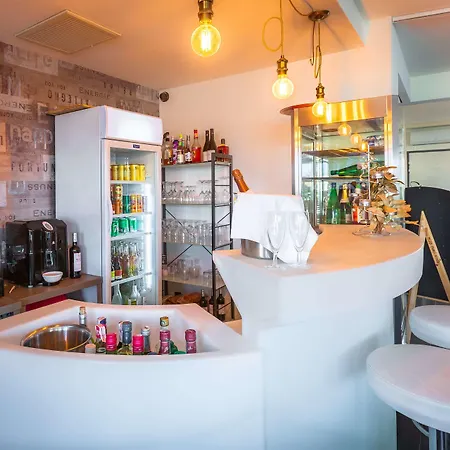 Hotel The Originals City, Les Domes, Sud Saleilles