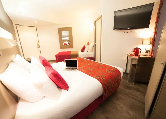 Hotel The Originals City, Les Domes, Sud Saleilles